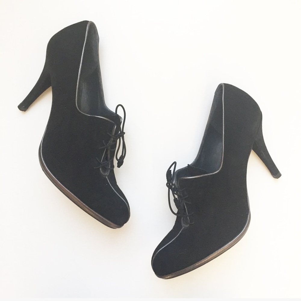 Stuart Weitzman Suede Lace Up Oxford Heel Booties